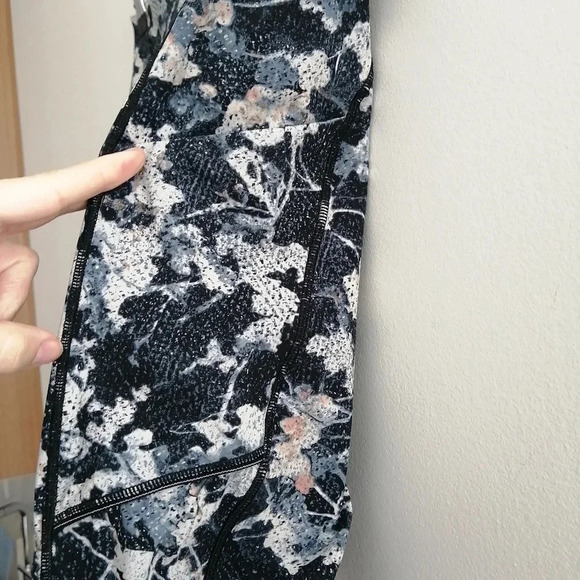 Lululemon Speed Up Tights Leggings Full On Luxtreme 28" in Spring Bloom Multi 6 - Picture 7 of 16